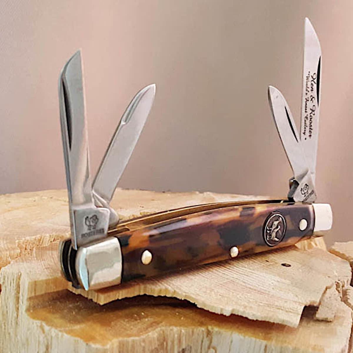 Decorative wooden knives made out of laminated wood 