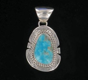 navajo-turquoise-pendant-with-stampwork-ts10