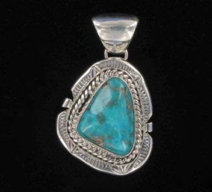 navajo-turquoise-pendant-with-stampwork-ts12