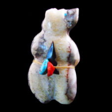 Agate Standing Bear Fetish Carving with Arrowhead