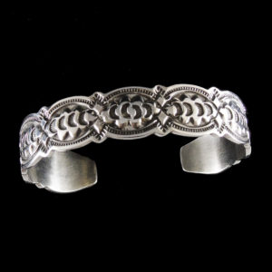 Navajo Hand-Crafted Scalloped Edge Moon Bracelet