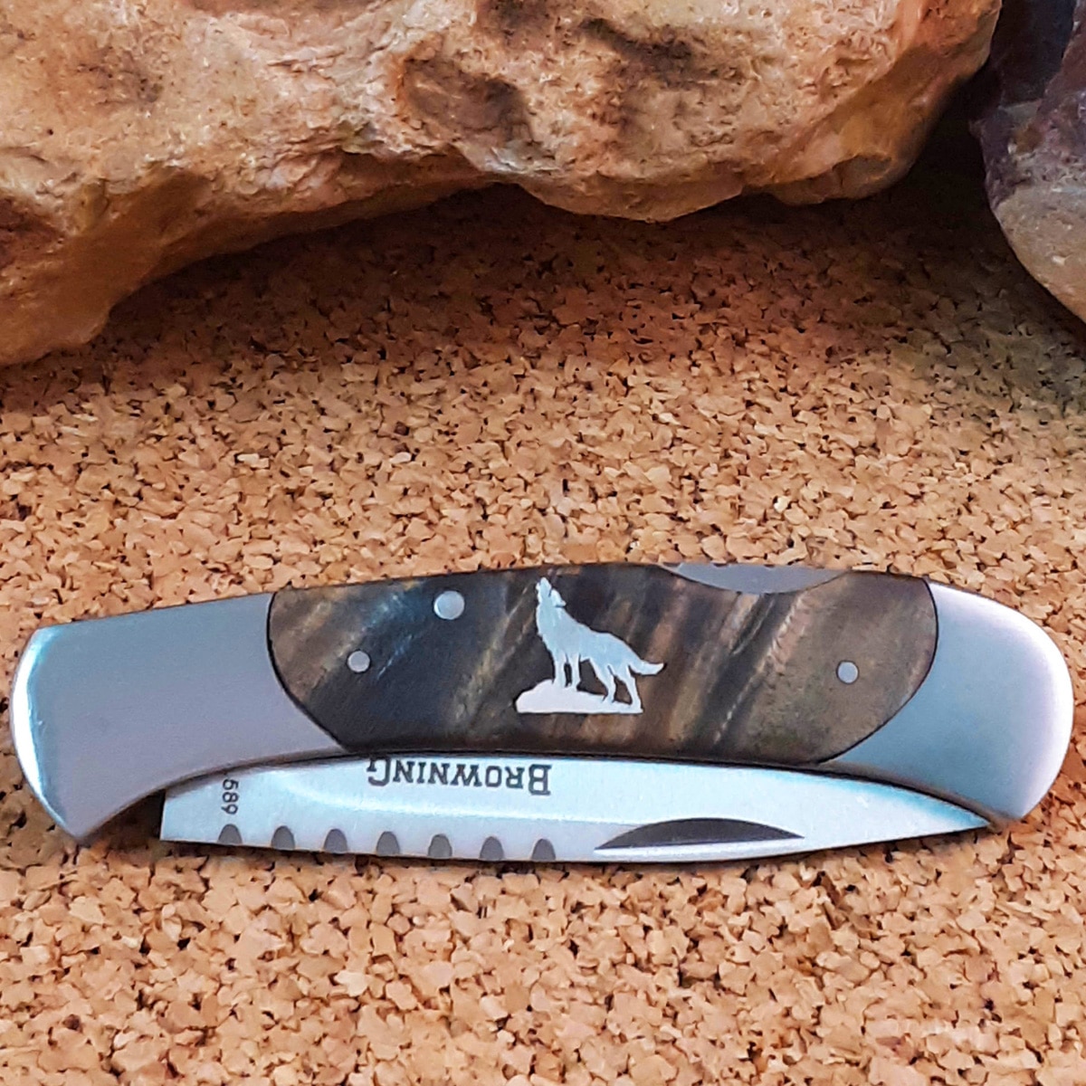 Howling Wolf Inlaid Browning Knife