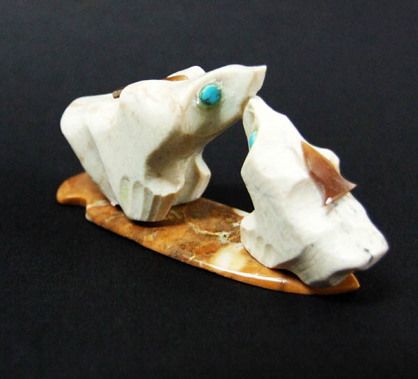 Zuni Double Bear Fetish on Arrowhead - Image 3